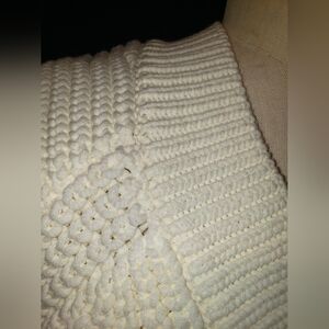 NWT Banana Republic white knit cable varsity cotton light weight vest. M